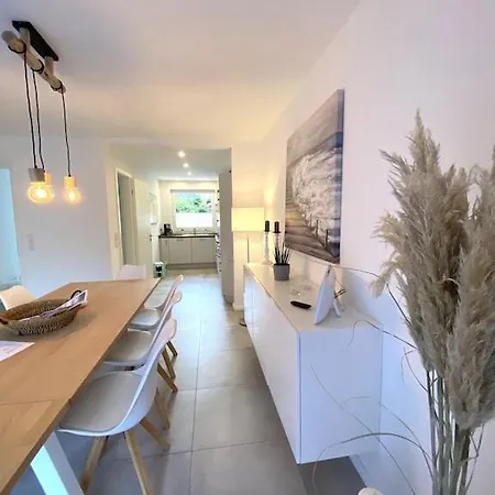 'achterdeck' Moderne & Hochwertige Hausscheibe In Sackgassenlage! *