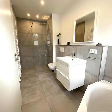 'achterdeck' Moderne & Hochwertige Hausscheibe In Sackgassenlage!